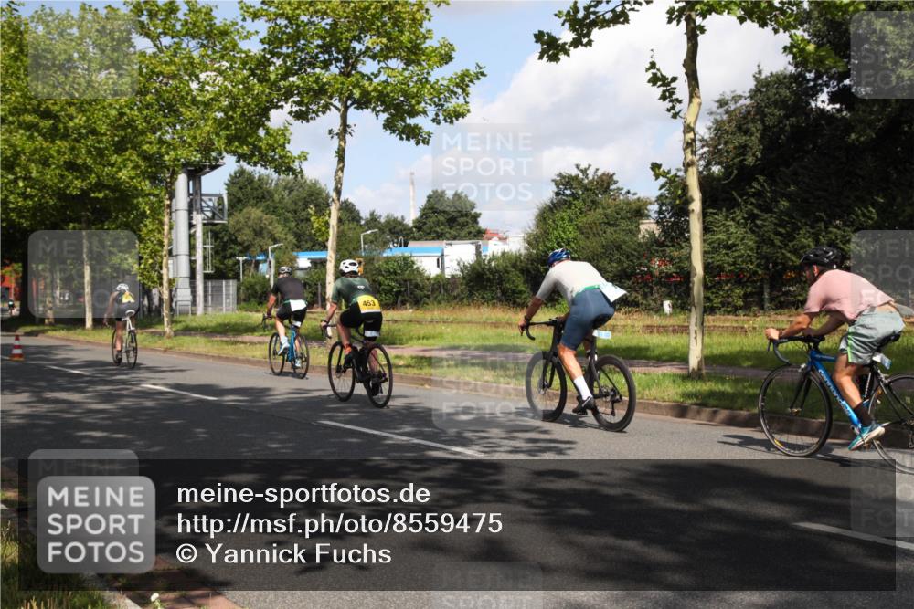10.08.2025 - GEWOBA Citytriathlon Bremen Yannick Fuchs http://msf.ph/oto/8559475 10.08.2025 10:57:23 Radfahren 77, 233, 435 meine-sportfotos.de