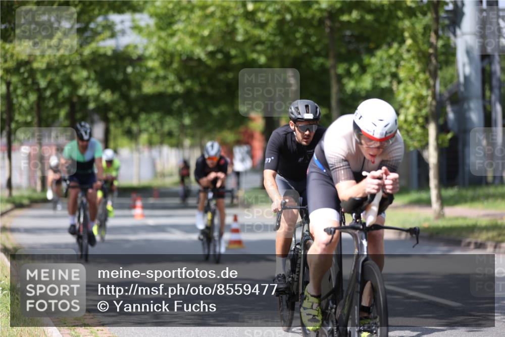 10.08.2025 - GEWOBA Citytriathlon Bremen Yannick Fuchs http://msf.ph/oto/8559477 10.08.2025 12:40:01 Radfahren 589, 596, 690, 706, 721, 779, 831, 880, 883, 896, 1028 meine-sportfotos.de