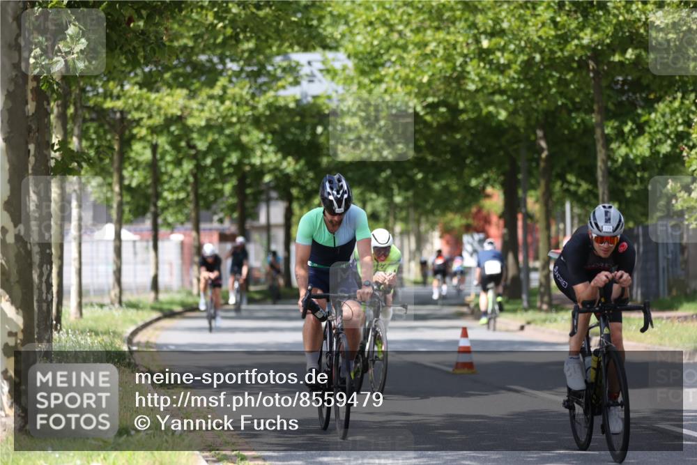 10.08.2025 - GEWOBA Citytriathlon Bremen Yannick Fuchs http://msf.ph/oto/8559479 10.08.2025 12:40:02 Radfahren 589, 596, 690, 706, 721, 779, 831, 880, 883, 896, 1028 meine-sportfotos.de