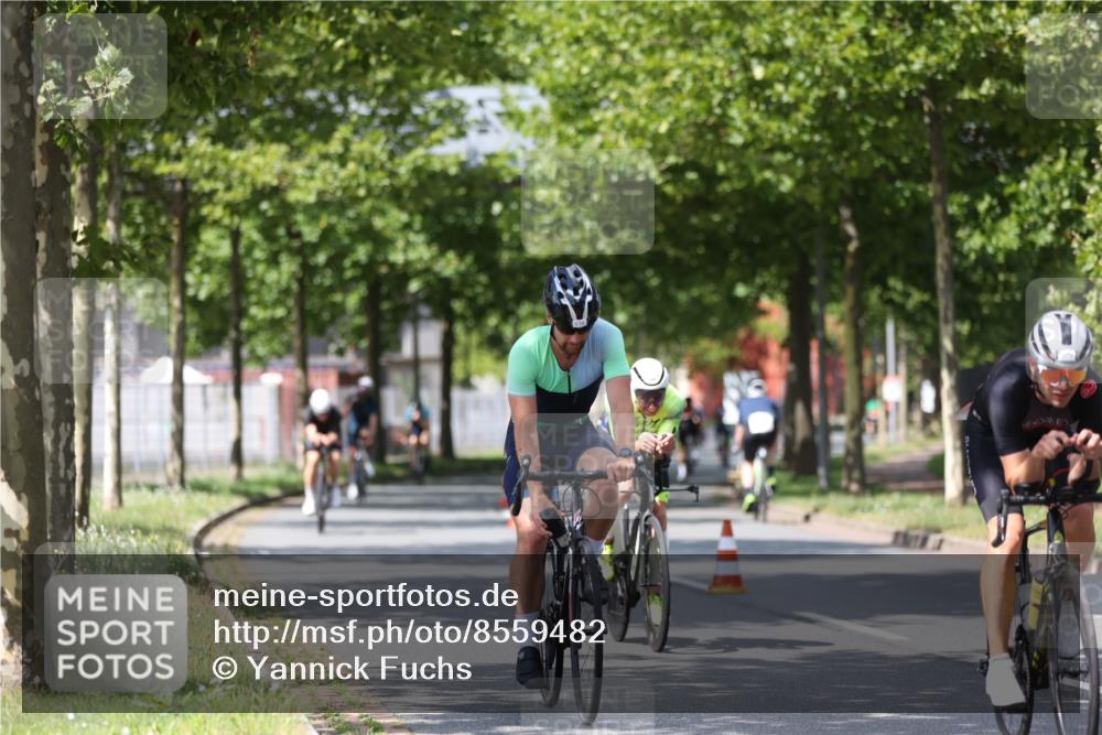 10.08.2025 - GEWOBA Citytriathlon Bremen Yannick Fuchs http://msf.ph/oto/8559482 10.08.2025 12:40:02 Radfahren 589, 596, 690, 706, 721, 779, 831, 880, 883, 896, 1028 meine-sportfotos.de