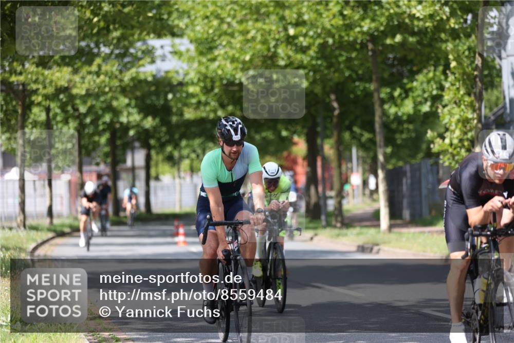 10.08.2025 - GEWOBA Citytriathlon Bremen Yannick Fuchs http://msf.ph/oto/8559484 10.08.2025 12:40:02 Radfahren 589, 596, 690, 706, 721, 779, 831, 880, 883, 896, 1028 meine-sportfotos.de