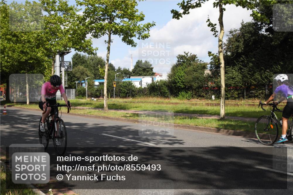 10.08.2025 - GEWOBA Citytriathlon Bremen Yannick Fuchs http://msf.ph/oto/8559493 10.08.2025 10:57:45 Radfahren 35, 159, 215, 458 meine-sportfotos.de