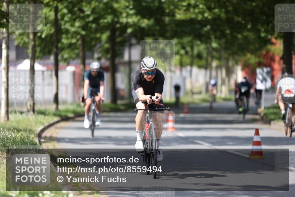 10.08.2025 - GEWOBA Citytriathlon Bremen Yannick Fuchs http://msf.ph/oto/8559494 10.08.2025 12:40:04 Radfahren 596, 602, 690, 706, 721, 779, 831, 880, 883, 890, 896, 1028 meine-sportfotos.de