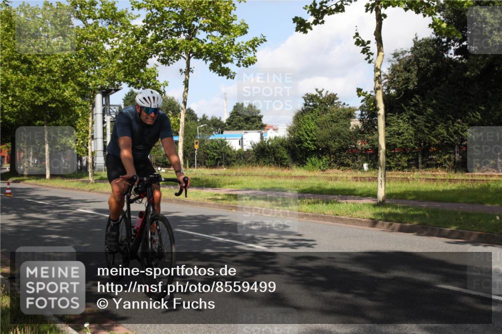 10.08.2025 - GEWOBA Citytriathlon Bremen Yannick Fuchs http://msf.ph/oto/8559499 10.08.2025 10:57:47 Radfahren 35, 159, 215, 458 meine-sportfotos.de