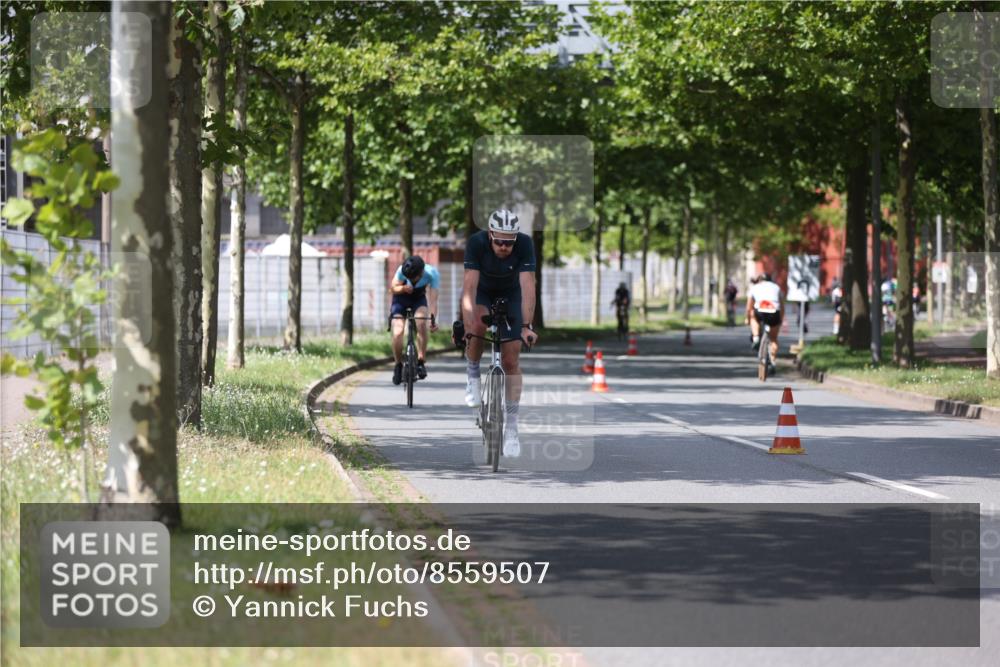 10.08.2025 - GEWOBA Citytriathlon Bremen Yannick Fuchs http://msf.ph/oto/8559507 10.08.2025 12:40:06 Radfahren 559, 596, 602, 690, 706, 721, 779, 815, 831, 880, 883, 890, 896, 1028 meine-sportfotos.de