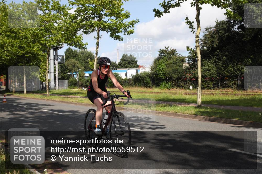 10.08.2025 - GEWOBA Citytriathlon Bremen Yannick Fuchs http://msf.ph/oto/8559512 10.08.2025 10:58:12 Radfahren 1, 125, 143, 165, 185, 402, 443, 445, 453, 472, 493, 513 meine-sportfotos.de