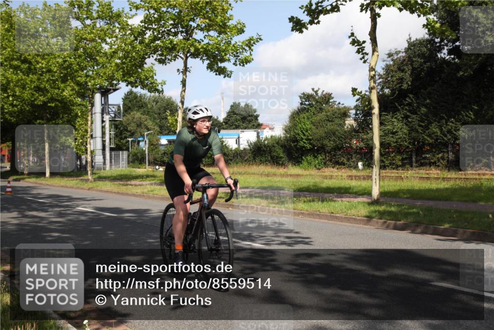 10.08.2025 - GEWOBA Citytriathlon Bremen Yannick Fuchs http://msf.ph/oto/8559514 10.08.2025 10:58:15 Radfahren 1, 125, 143, 165, 185, 402, 443, 445, 453, 472, 493, 506, 513 meine-sportfotos.de