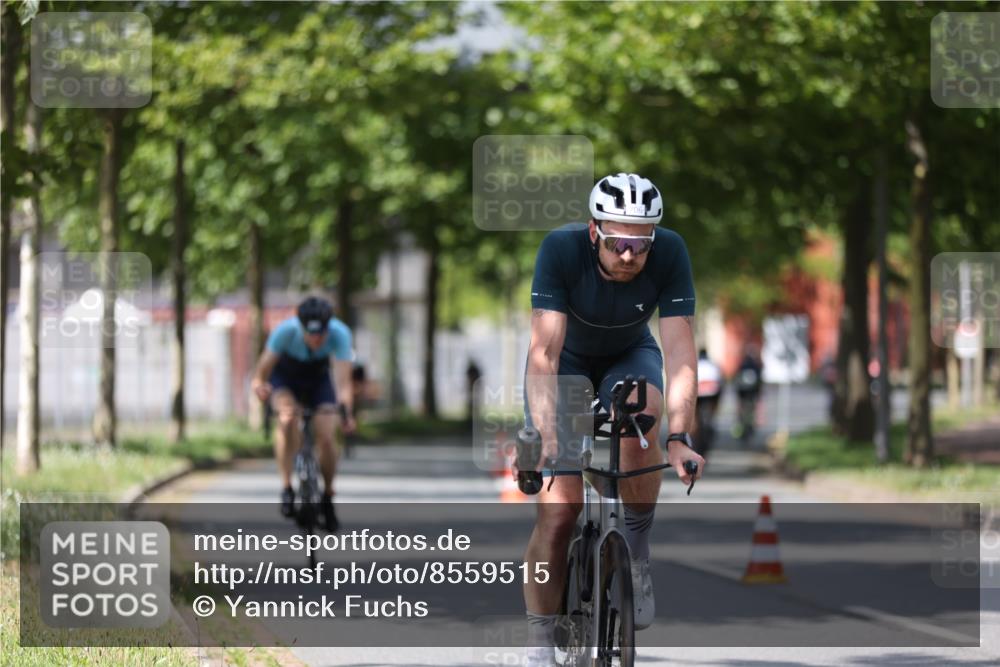 10.08.2025 - GEWOBA Citytriathlon Bremen Yannick Fuchs http://msf.ph/oto/8559515 10.08.2025 12:40:07 Radfahren 559, 596, 602, 690, 706, 721, 779, 815, 831, 880, 883, 890, 896, 1028 meine-sportfotos.de