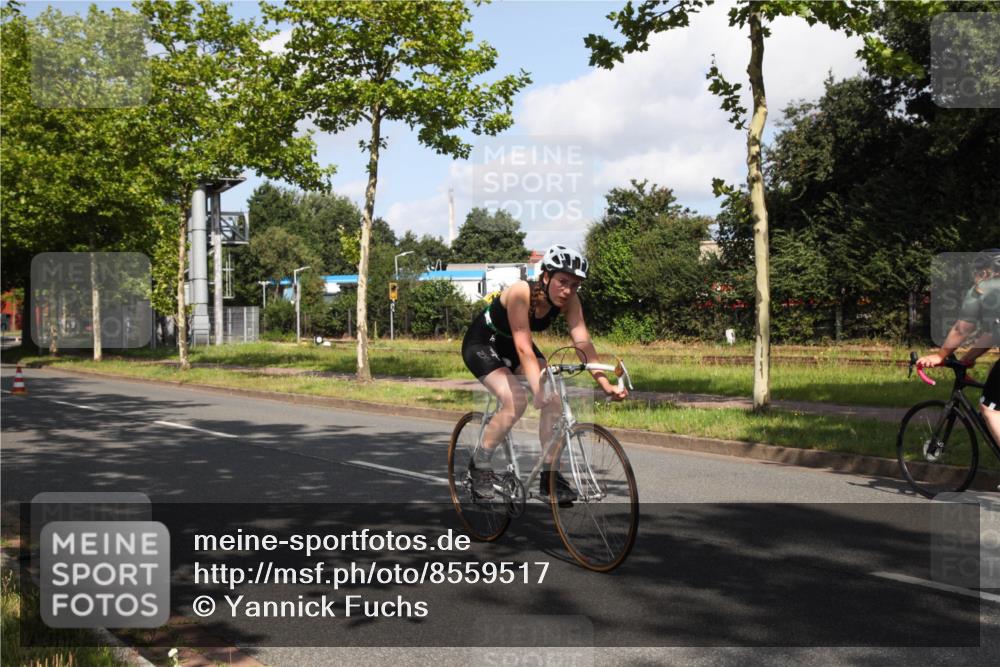 10.08.2025 - GEWOBA Citytriathlon Bremen Yannick Fuchs http://msf.ph/oto/8559517 10.08.2025 10:58:18 Radfahren 1, 125, 165, 185, 221, 402, 443, 445, 453, 472, 493, 506, 513 meine-sportfotos.de