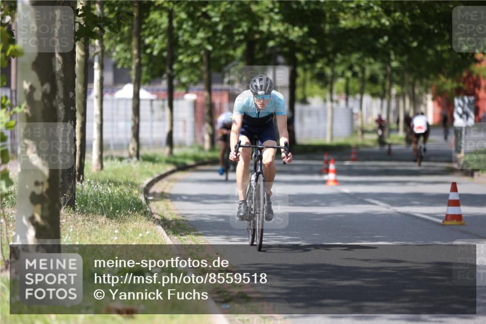 10.08.2025 - GEWOBA Citytriathlon Bremen Yannick Fuchs http://msf.ph/oto/8559518 10.08.2025 12:40:07 Radfahren 559, 596, 602, 690, 706, 721, 779, 815, 831, 880, 883, 890, 896, 1028 meine-sportfotos.de