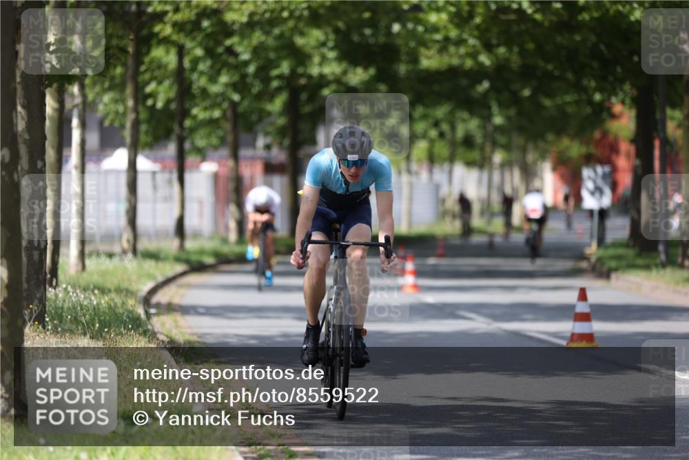 10.08.2025 - GEWOBA Citytriathlon Bremen Yannick Fuchs http://msf.ph/oto/8559522 10.08.2025 12:40:08 Radfahren 559, 596, 602, 690, 706, 721, 779, 815, 831, 880, 883, 890, 896, 899, 1028 meine-sportfotos.de