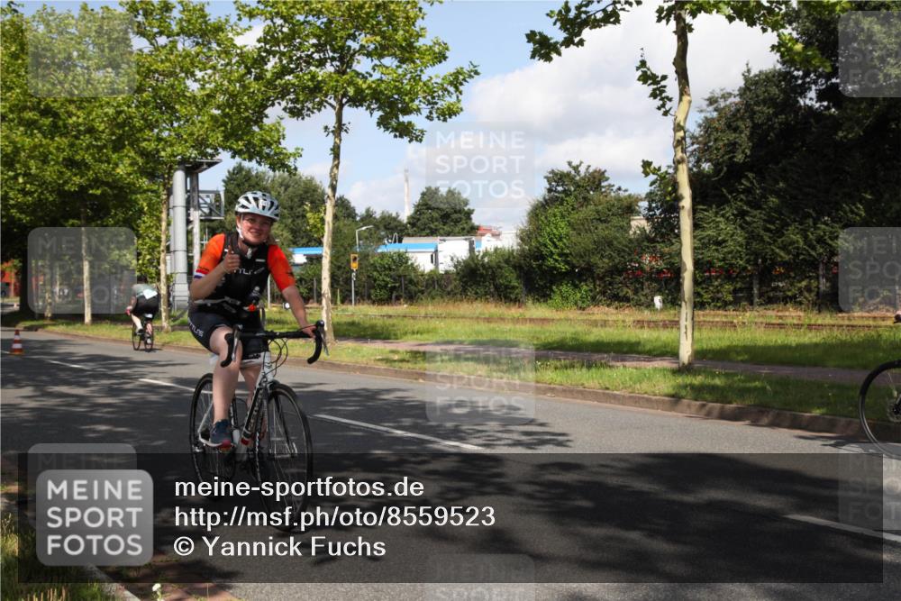 10.08.2025 - GEWOBA Citytriathlon Bremen Yannick Fuchs http://msf.ph/oto/8559523 10.08.2025 10:58:20 Radfahren 1, 165, 221, 402, 443, 445, 453, 472, 493, 506, 513 meine-sportfotos.de