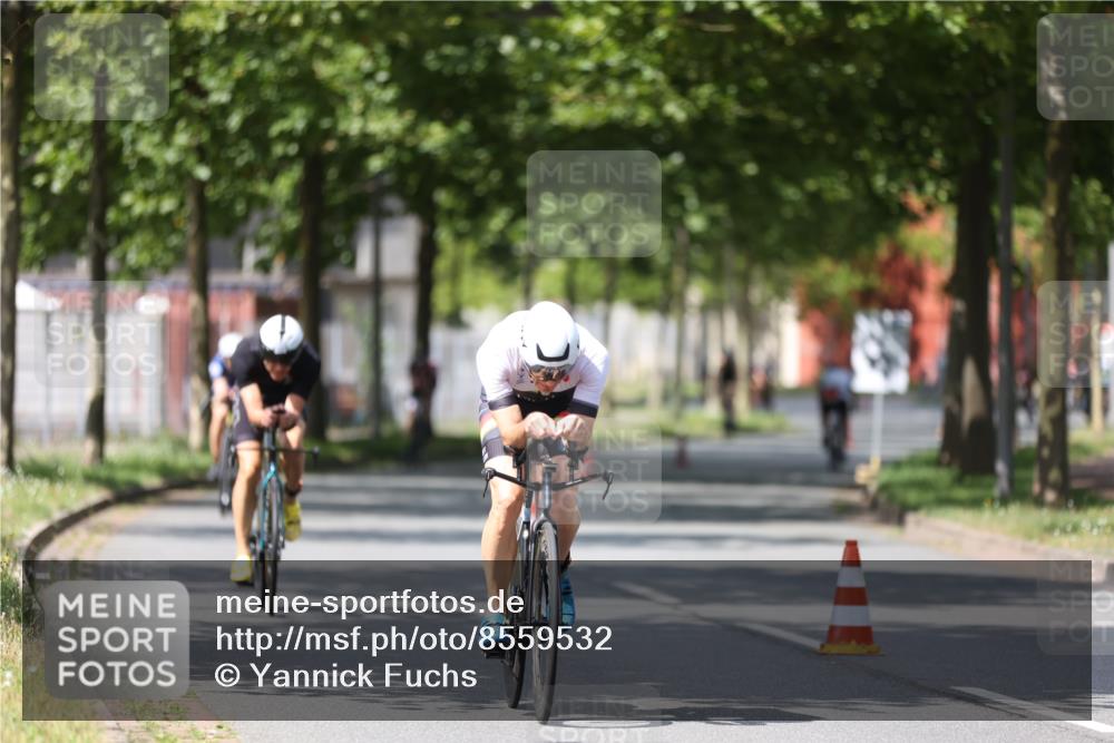 10.08.2025 - GEWOBA Citytriathlon Bremen Yannick Fuchs http://msf.ph/oto/8559532 10.08.2025 12:40:10 Radfahren 559, 596, 602, 690, 706, 721, 779, 815, 831, 880, 883, 890, 896, 899, 1028 meine-sportfotos.de
