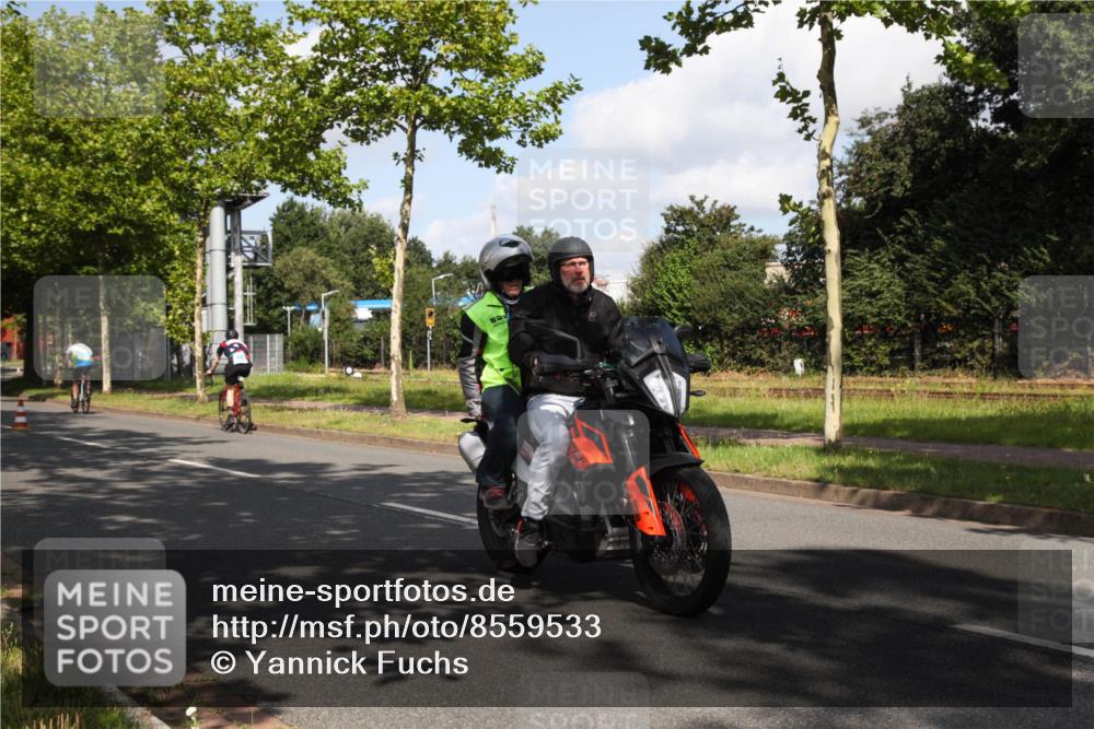 10.08.2025 - GEWOBA Citytriathlon Bremen Yannick Fuchs http://msf.ph/oto/8559533 10.08.2025 10:58:24 Radfahren 1, 95, 165, 221, 402, 445, 453, 472, 493, 506, 513 meine-sportfotos.de