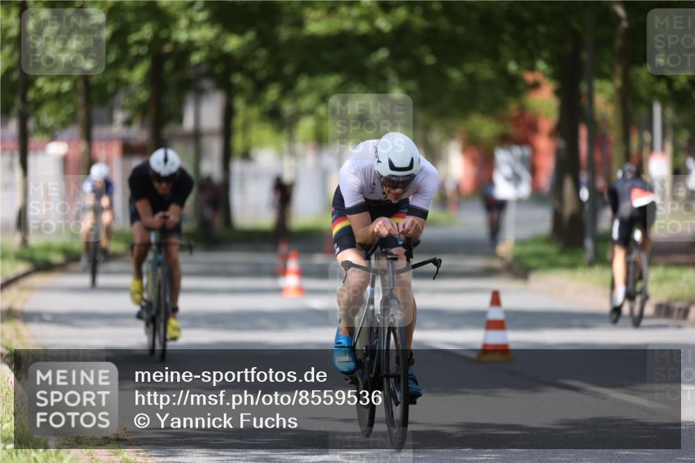 10.08.2025 - GEWOBA Citytriathlon Bremen Yannick Fuchs http://msf.ph/oto/8559536 10.08.2025 12:40:10 Radfahren 559, 596, 602, 690, 706, 721, 779, 815, 831, 880, 883, 890, 896, 899, 1028 meine-sportfotos.de