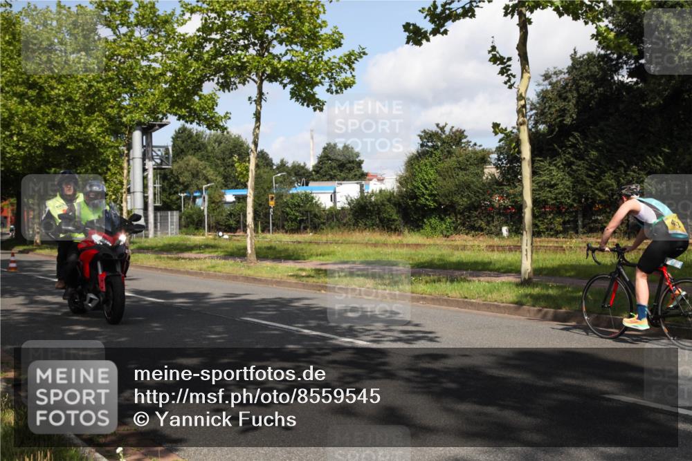 10.08.2025 - GEWOBA Citytriathlon Bremen Yannick Fuchs http://msf.ph/oto/8559545 10.08.2025 10:58:41 Radfahren 57, 95, 191, 221, 450 meine-sportfotos.de