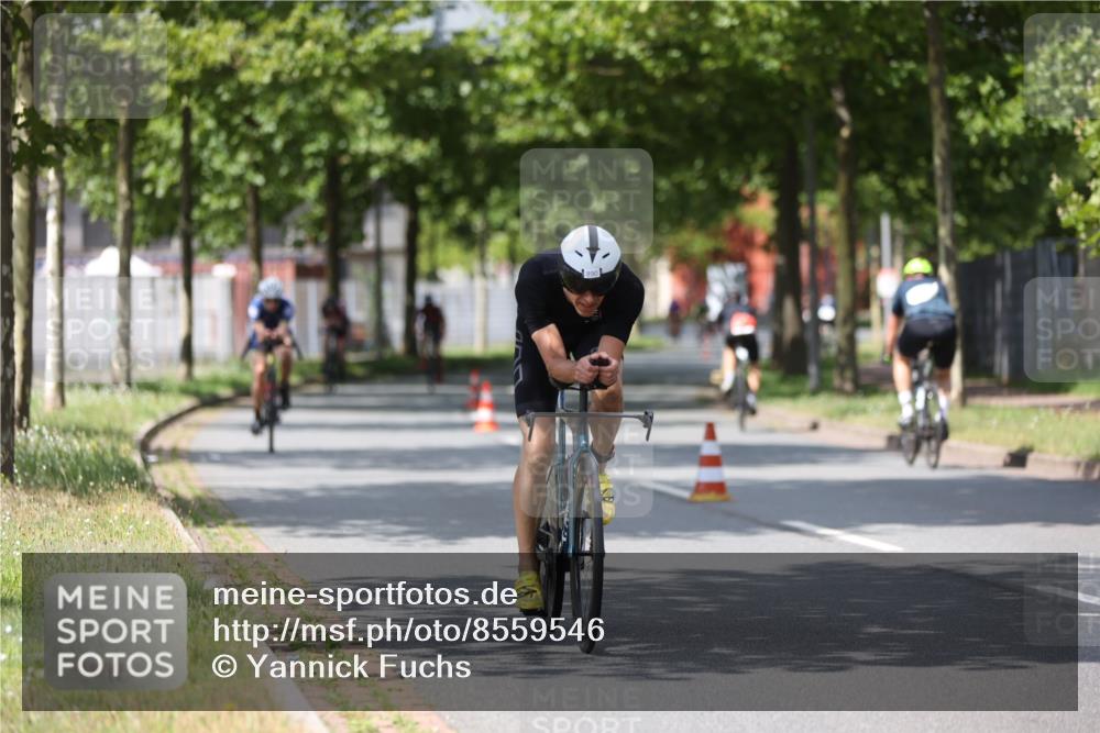 10.08.2025 - GEWOBA Citytriathlon Bremen Yannick Fuchs http://msf.ph/oto/8559546 10.08.2025 12:40:11 Radfahren 559, 596, 602, 690, 706, 721, 779, 815, 831, 880, 883, 890, 896, 899, 1028 meine-sportfotos.de