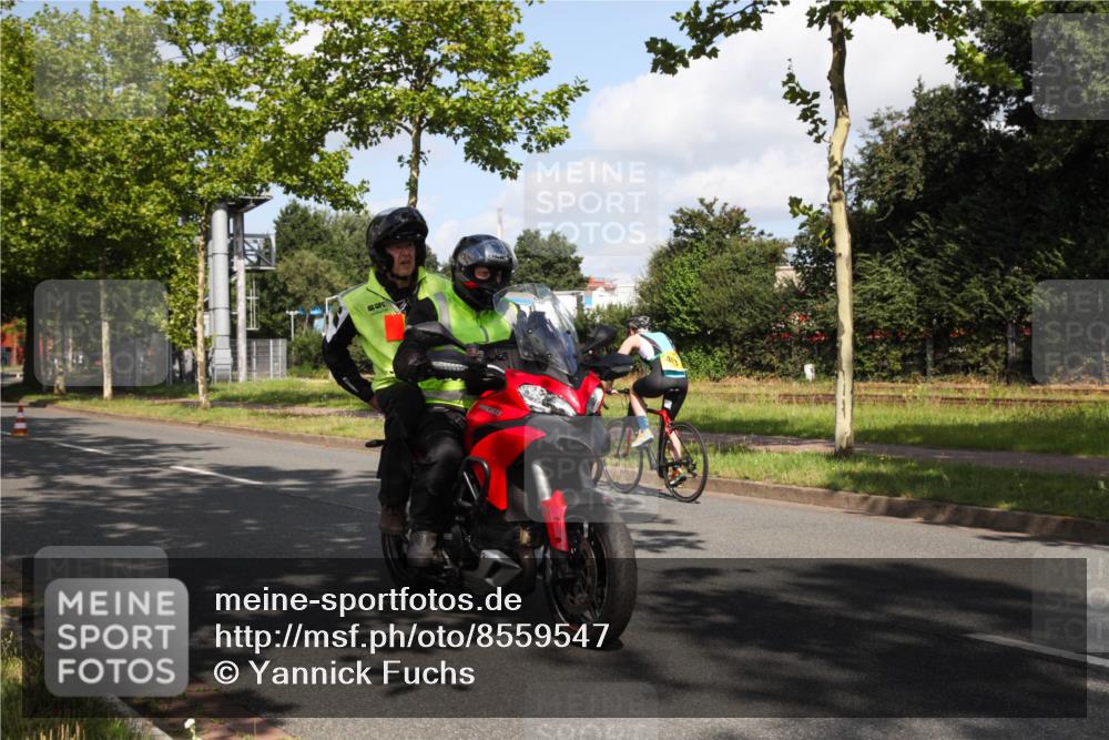 10.08.2025 - GEWOBA Citytriathlon Bremen Yannick Fuchs http://msf.ph/oto/8559547 10.08.2025 10:58:41 Radfahren 57, 95, 191, 221, 450 meine-sportfotos.de