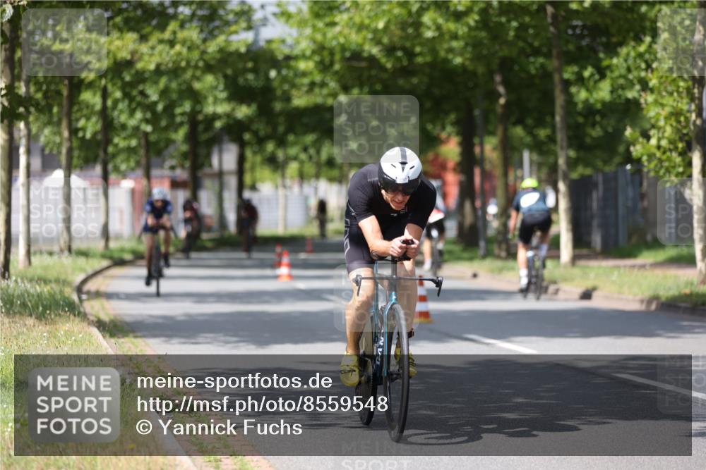 10.08.2025 - GEWOBA Citytriathlon Bremen Yannick Fuchs http://msf.ph/oto/8559548 10.08.2025 12:40:11 Radfahren 559, 596, 602, 690, 706, 721, 779, 815, 831, 880, 883, 890, 896, 899, 1028 meine-sportfotos.de