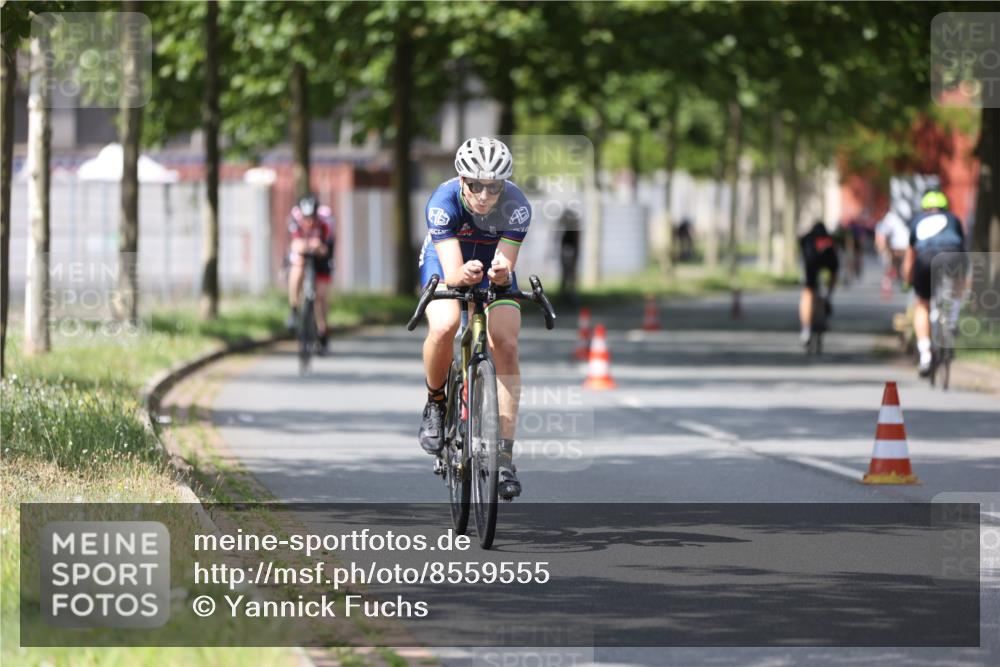 10.08.2025 - GEWOBA Citytriathlon Bremen Yannick Fuchs http://msf.ph/oto/8559555 10.08.2025 12:40:13 Radfahren 559, 581, 596, 602, 690, 706, 721, 779, 815, 831, 880, 883, 890, 896, 899, 975, 1028 meine-sportfotos.de