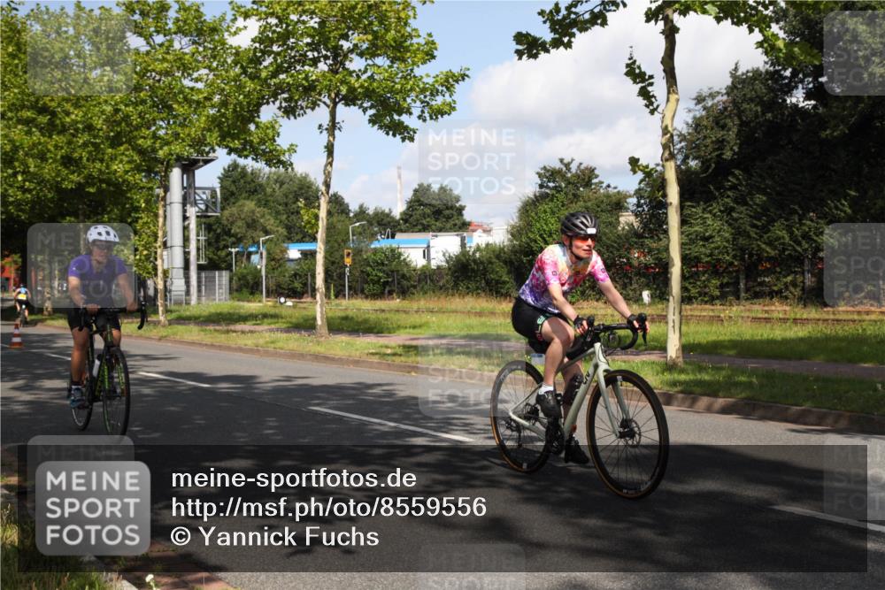 10.08.2025 - GEWOBA Citytriathlon Bremen Yannick Fuchs http://msf.ph/oto/8559556 10.08.2025 10:58:51 Radfahren 57, 191, 450 meine-sportfotos.de