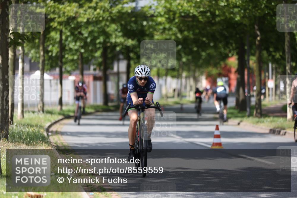 10.08.2025 - GEWOBA Citytriathlon Bremen Yannick Fuchs http://msf.ph/oto/8559559 10.08.2025 12:40:13 Radfahren 559, 581, 596, 602, 690, 706, 721, 779, 815, 831, 880, 883, 890, 896, 899, 975, 1028 meine-sportfotos.de