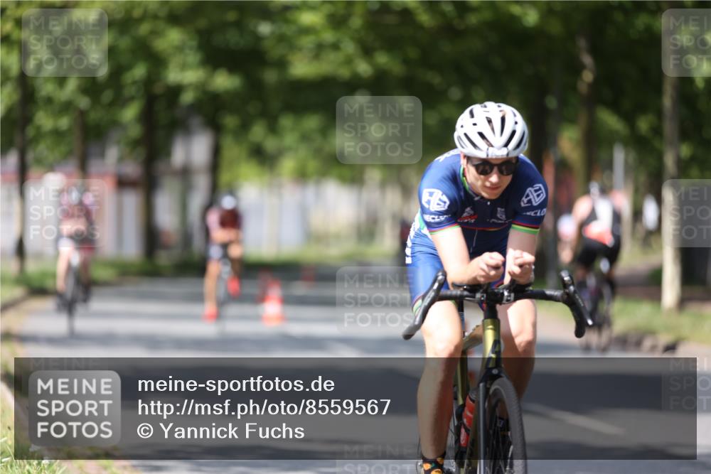 10.08.2025 - GEWOBA Citytriathlon Bremen Yannick Fuchs http://msf.ph/oto/8559567 10.08.2025 12:40:14 Radfahren 559, 581, 596, 602, 690, 706, 721, 779, 815, 831, 880, 883, 890, 896, 899, 949, 975, 1028 meine-sportfotos.de