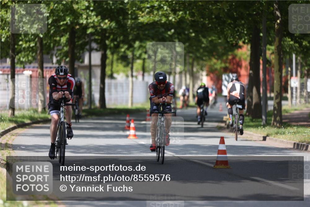 10.08.2025 - GEWOBA Citytriathlon Bremen Yannick Fuchs http://msf.ph/oto/8559576 10.08.2025 12:40:15 Radfahren 559, 581, 596, 602, 690, 706, 721, 737, 779, 815, 880, 883, 890, 896, 899, 949, 975, 1028 meine-sportfotos.de