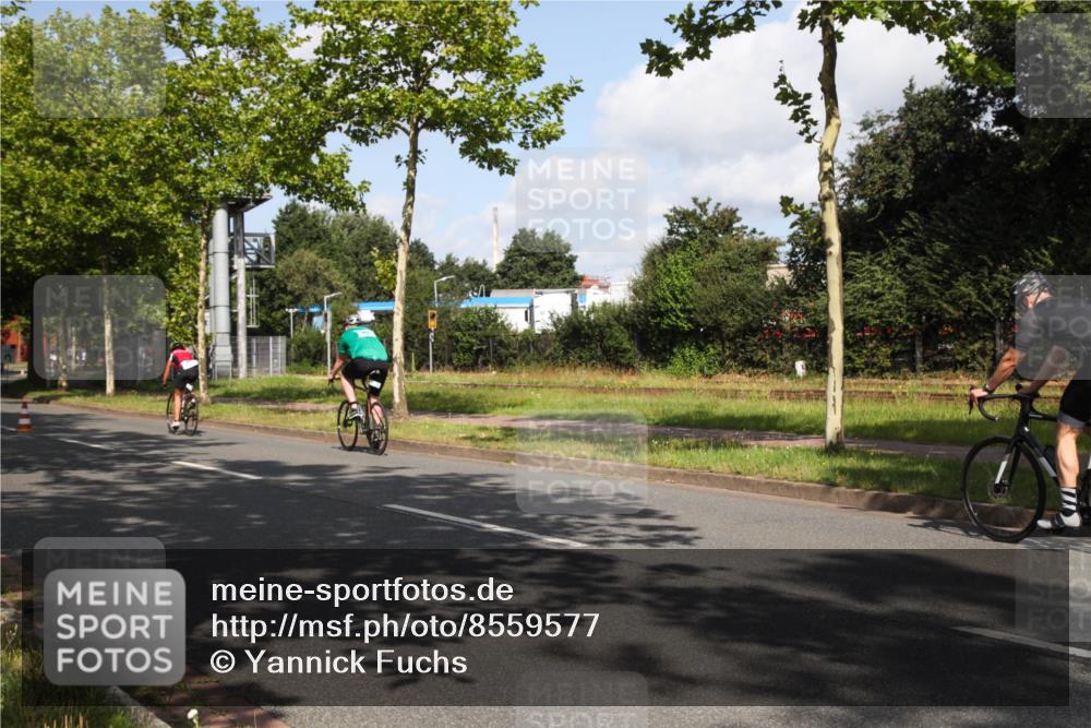 10.08.2025 - GEWOBA Citytriathlon Bremen Yannick Fuchs http://msf.ph/oto/8559577 10.08.2025 10:59:27 Radfahren 63, 111, 193, 209, 463 meine-sportfotos.de