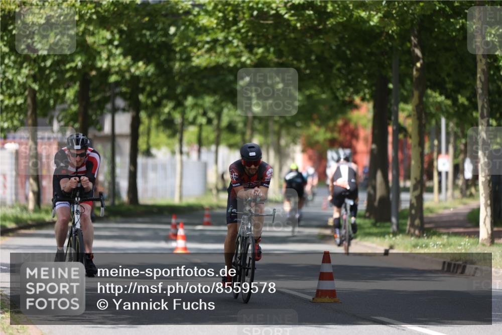 10.08.2025 - GEWOBA Citytriathlon Bremen Yannick Fuchs http://msf.ph/oto/8559578 10.08.2025 12:40:15 Radfahren 559, 581, 596, 602, 690, 706, 721, 737, 779, 815, 880, 883, 890, 896, 899, 949, 975, 1028 meine-sportfotos.de