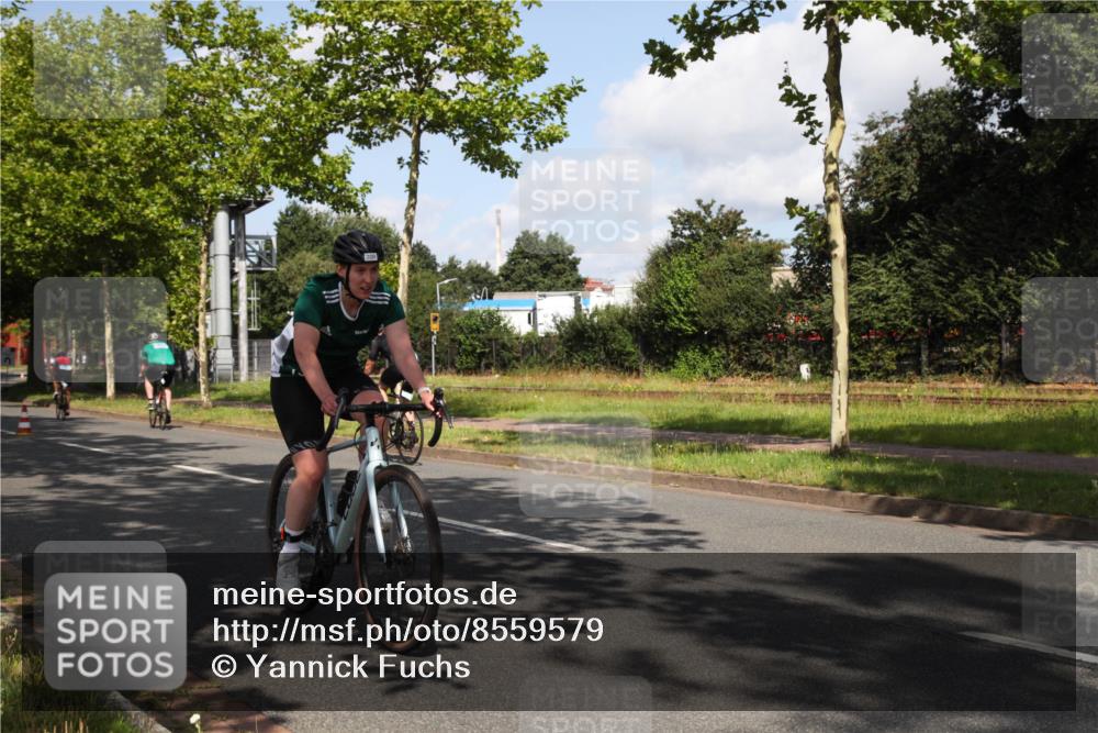10.08.2025 - GEWOBA Citytriathlon Bremen Yannick Fuchs http://msf.ph/oto/8559579 10.08.2025 10:59:28 Radfahren 59, 63, 111, 193, 209, 463 meine-sportfotos.de