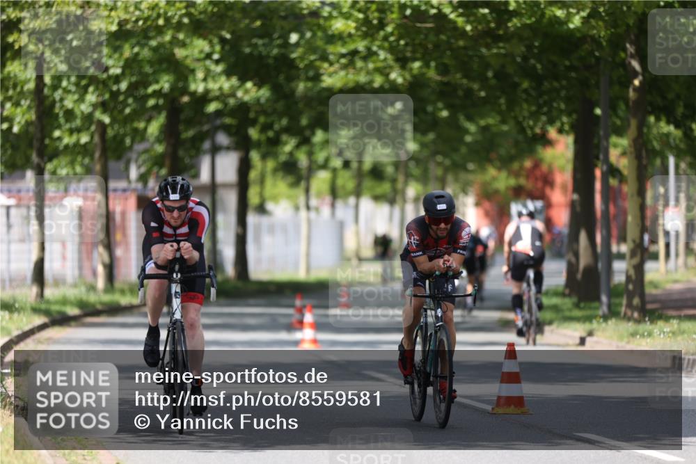10.08.2025 - GEWOBA Citytriathlon Bremen Yannick Fuchs http://msf.ph/oto/8559581 10.08.2025 12:40:15 Radfahren 559, 581, 596, 602, 690, 706, 721, 737, 779, 815, 880, 883, 890, 896, 899, 949, 975, 1028 meine-sportfotos.de