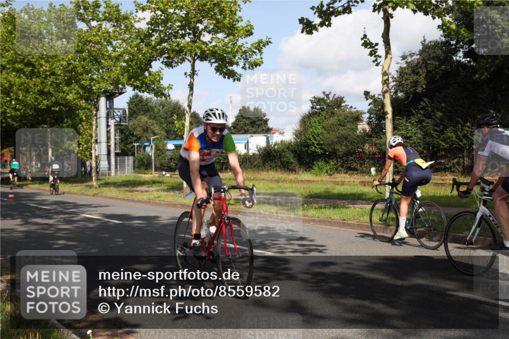 10.08.2025 - GEWOBA Citytriathlon Bremen Yannick Fuchs http://msf.ph/oto/8559582 10.08.2025 10:59:30 Radfahren 59, 63, 111, 193, 209, 463 meine-sportfotos.de