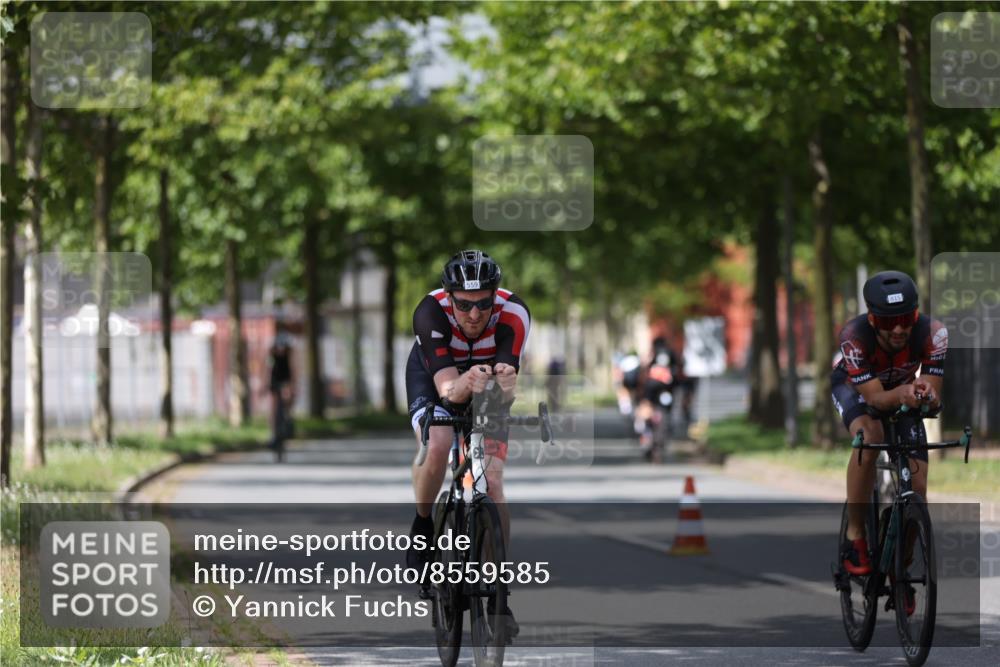 10.08.2025 - GEWOBA Citytriathlon Bremen Yannick Fuchs http://msf.ph/oto/8559585 10.08.2025 12:40:16 Radfahren 559, 581, 602, 690, 706, 721, 737, 779, 815, 880, 890, 896, 899, 910, 949, 975 meine-sportfotos.de