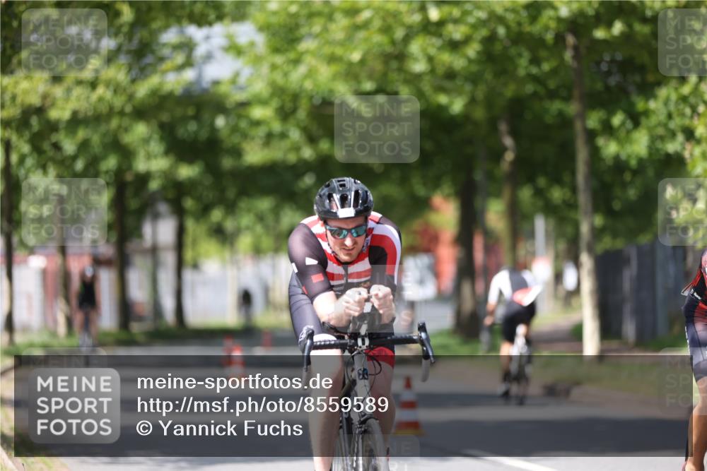 10.08.2025 - GEWOBA Citytriathlon Bremen Yannick Fuchs http://msf.ph/oto/8559589 10.08.2025 12:40:16 Radfahren 559, 581, 602, 690, 706, 721, 737, 779, 815, 880, 890, 896, 899, 910, 949, 975 meine-sportfotos.de