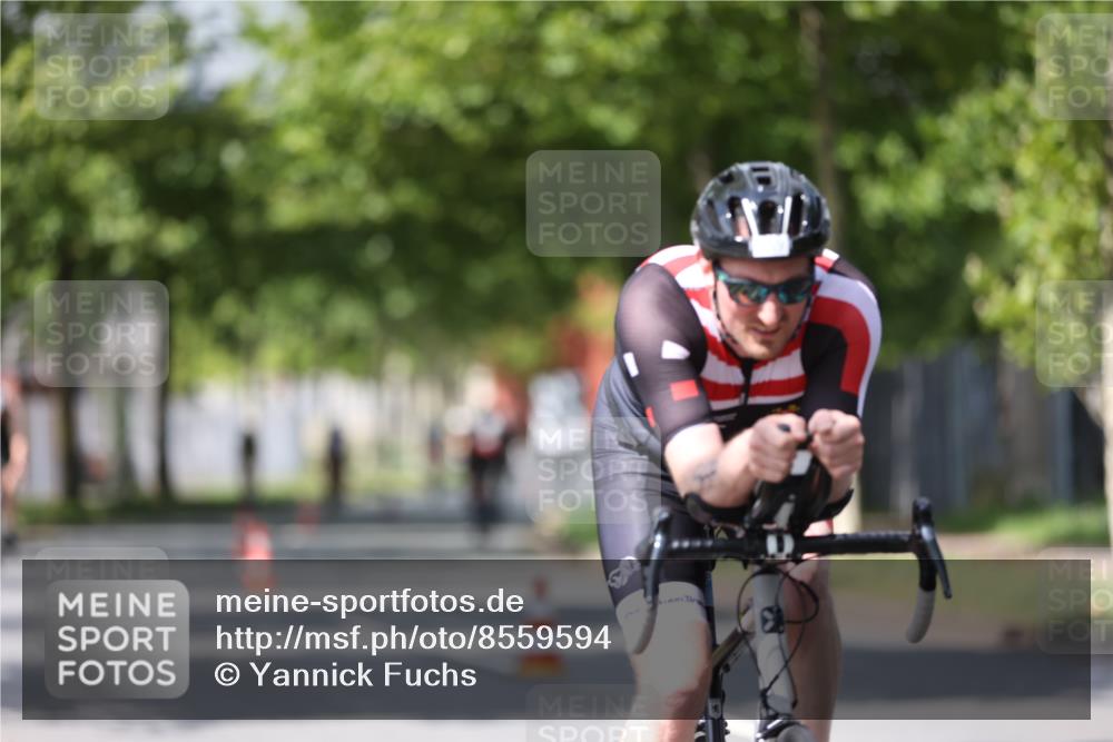 10.08.2025 - GEWOBA Citytriathlon Bremen Yannick Fuchs http://msf.ph/oto/8559594 10.08.2025 12:40:17 Radfahren 559, 581, 597, 602, 690, 706, 721, 737, 815, 880, 890, 896, 899, 910, 949, 975 meine-sportfotos.de