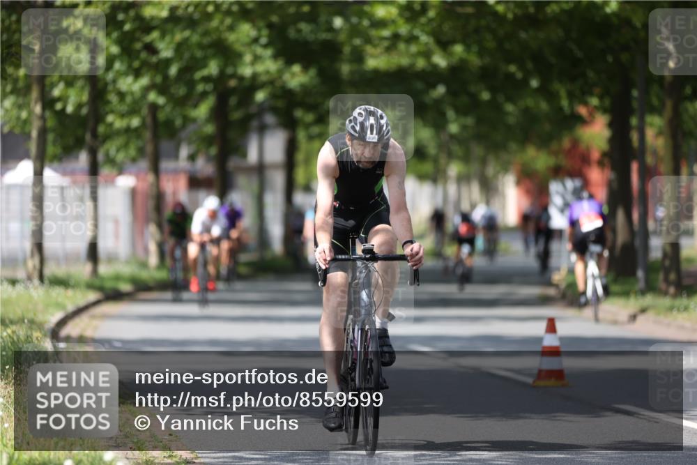 10.08.2025 - GEWOBA Citytriathlon Bremen Yannick Fuchs http://msf.ph/oto/8559599 10.08.2025 12:40:20 Radfahren 559, 581, 597, 602, 690, 706, 723, 737, 815, 870, 879, 890, 896, 899, 910, 949, 975 meine-sportfotos.de