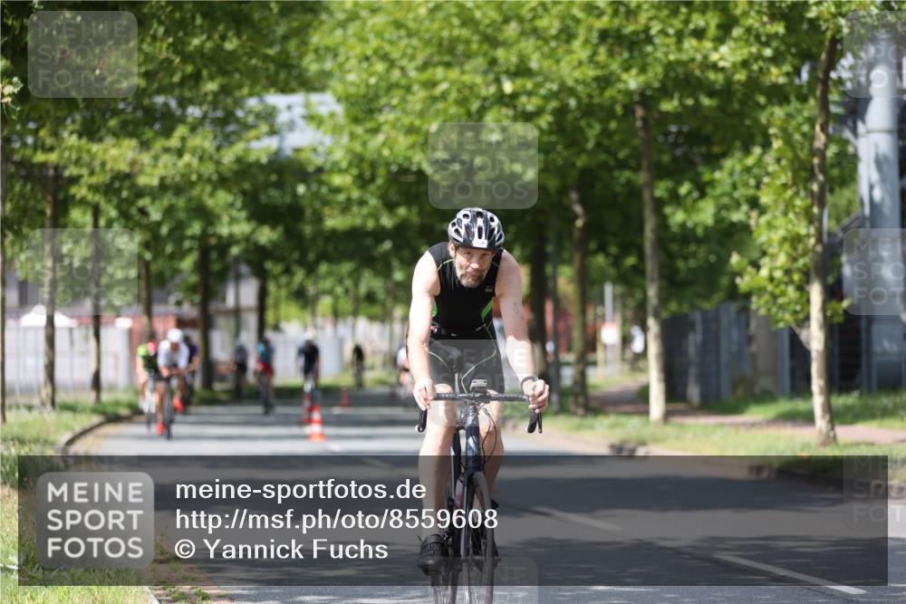 10.08.2025 - GEWOBA Citytriathlon Bremen Yannick Fuchs http://msf.ph/oto/8559608 10.08.2025 12:40:21 Radfahren 559, 581, 597, 602, 690, 723, 737, 815, 870, 879, 890, 896, 899, 910, 949, 975, 1024 meine-sportfotos.de