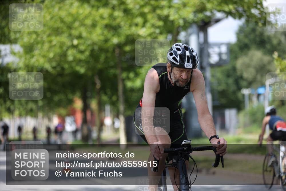 10.08.2025 - GEWOBA Citytriathlon Bremen Yannick Fuchs http://msf.ph/oto/8559615 10.08.2025 12:40:22 Radfahren 559, 581, 597, 602, 690, 723, 737, 815, 870, 879, 890, 896, 899, 910, 949, 975, 1024 meine-sportfotos.de