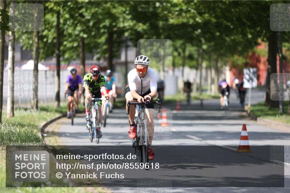 10.08.2025 - GEWOBA Citytriathlon Bremen Yannick Fuchs http://msf.ph/oto/8559618 10.08.2025 12:40:23 Radfahren 559, 581, 597, 602, 723, 737, 815, 848, 870, 879, 890, 896, 899, 910, 949, 975, 1024 meine-sportfotos.de