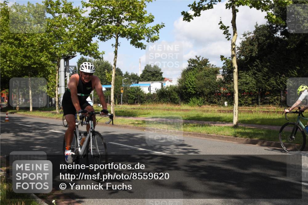 10.08.2025 - GEWOBA Citytriathlon Bremen Yannick Fuchs http://msf.ph/oto/8559620 10.08.2025 11:00:07 Radfahren 47, 141, 197, 201, 227, 482, 498 meine-sportfotos.de