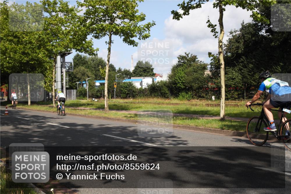 10.08.2025 - GEWOBA Citytriathlon Bremen Yannick Fuchs http://msf.ph/oto/8559624 10.08.2025 11:00:09 Radfahren 41, 47, 197, 201, 227, 482 meine-sportfotos.de
