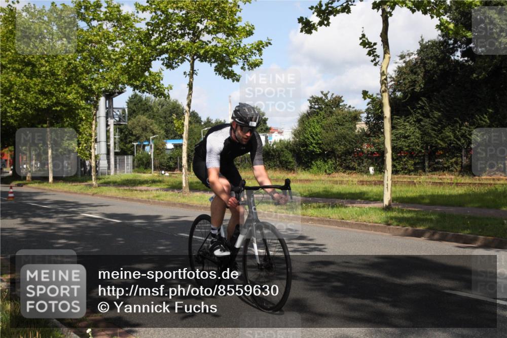 10.08.2025 - GEWOBA Citytriathlon Bremen Yannick Fuchs http://msf.ph/oto/8559630 10.08.2025 11:00:21 Radfahren 41, 131, 139, 227, 381, 474 meine-sportfotos.de