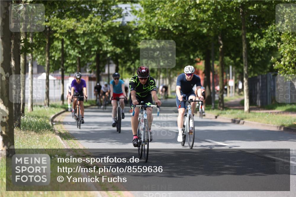 10.08.2025 - GEWOBA Citytriathlon Bremen Yannick Fuchs http://msf.ph/oto/8559636 10.08.2025 12:40:25 Radfahren 559, 581, 597, 602, 672, 723, 737, 815, 848, 870, 879, 890, 896, 899, 910, 949, 975, 1002, 1024 meine-sportfotos.de