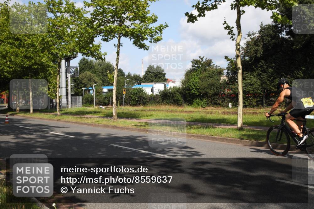 10.08.2025 - GEWOBA Citytriathlon Bremen Yannick Fuchs http://msf.ph/oto/8559637 10.08.2025 11:00:26 Radfahren 3, 41, 131, 139, 381, 474 meine-sportfotos.de
