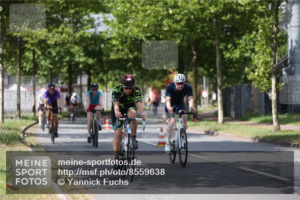 10.08.2025 - GEWOBA Citytriathlon Bremen Yannick Fuchs http://msf.ph/oto/8559638 10.08.2025 12:40:25 Radfahren 559, 581, 597, 602, 672, 723, 737, 815, 848, 870, 879, 890, 896, 899, 910, 949, 975, 1002, 1024 meine-sportfotos.de