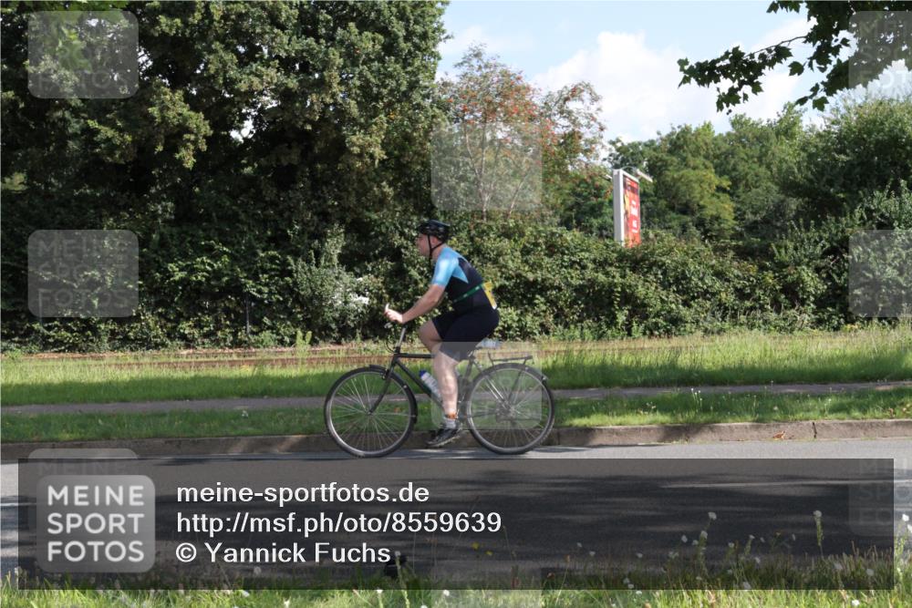 10.08.2025 - GEWOBA Citytriathlon Bremen Yannick Fuchs http://msf.ph/oto/8559639 10.08.2025 10:36:00 Radfahren 71, 109, 225, 373, 450, 452, 493 meine-sportfotos.de