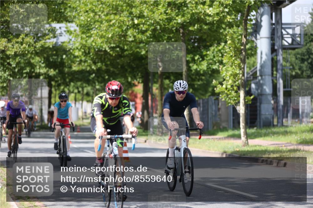 10.08.2025 - GEWOBA Citytriathlon Bremen Yannick Fuchs http://msf.ph/oto/8559640 10.08.2025 12:40:25 Radfahren 559, 581, 597, 602, 672, 723, 737, 815, 848, 870, 879, 890, 896, 899, 910, 949, 975, 1002, 1024 meine-sportfotos.de