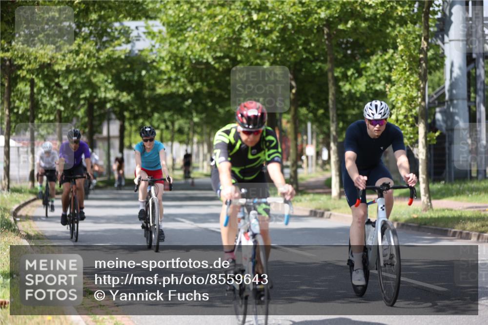 10.08.2025 - GEWOBA Citytriathlon Bremen Yannick Fuchs http://msf.ph/oto/8559643 10.08.2025 12:40:25 Radfahren 559, 581, 597, 602, 672, 723, 737, 815, 848, 870, 879, 890, 896, 899, 910, 949, 975, 1002, 1024 meine-sportfotos.de