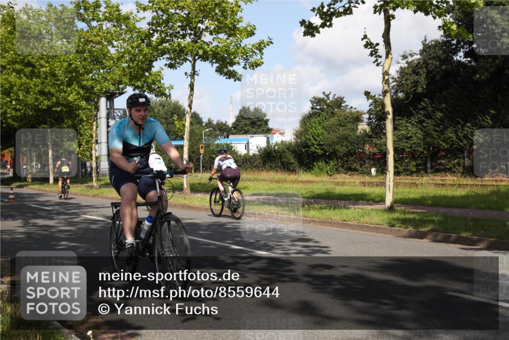 10.08.2025 - GEWOBA Citytriathlon Bremen Yannick Fuchs http://msf.ph/oto/8559644 10.08.2025 11:00:28 Radfahren 3, 39, 41, 49, 131, 139, 229, 381, 474 meine-sportfotos.de